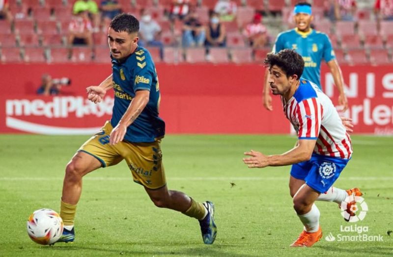"A ver si de aquí al hotel el Barça nos compra a Moleiro"