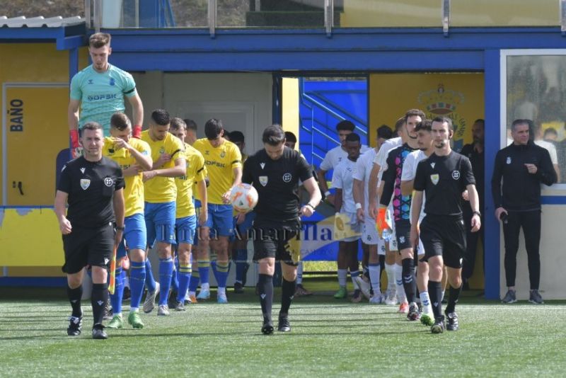 Cendón y un gigante de tres metros