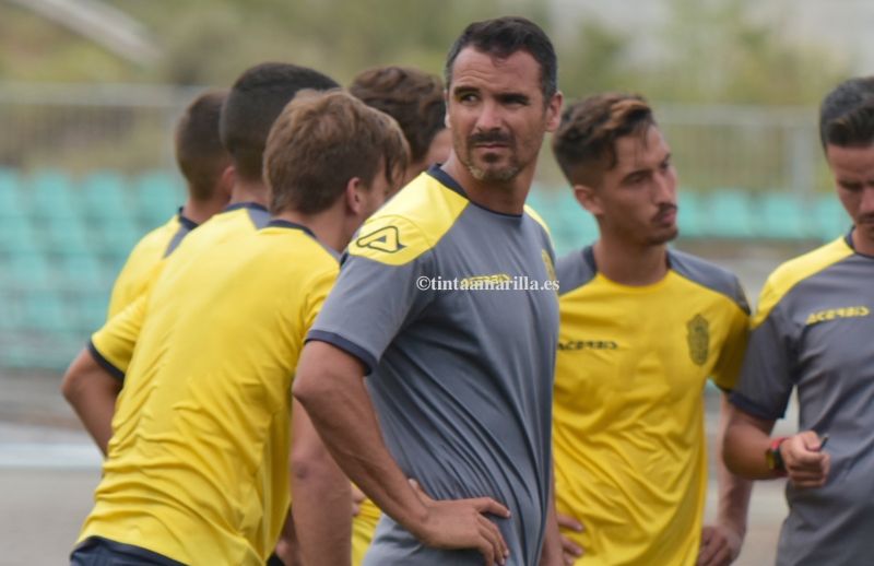 Ángel López debutará como técnico de Tercera con el Villa