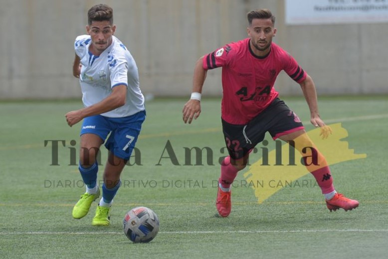 La plantilla del San Fernando vuelve a entrenar tras 10 días confinada