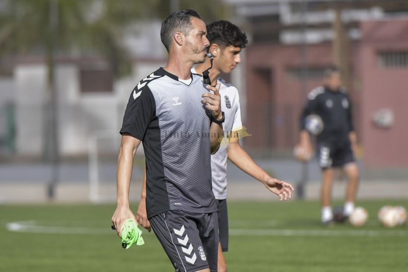 Oujo valora la citación de Joaquín y Julen con los profesionales