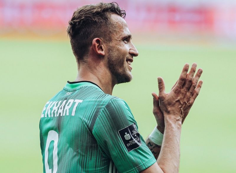 Dos goles más de Pekhart y asegura el primer puesto del Legia