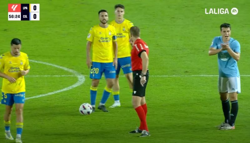 Alberola pita y habilita el disparo de Kirian a puerta vacía