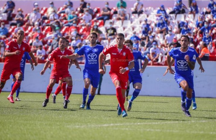 Los equipos canarios de Tercera y Segunda B abren sus gradas