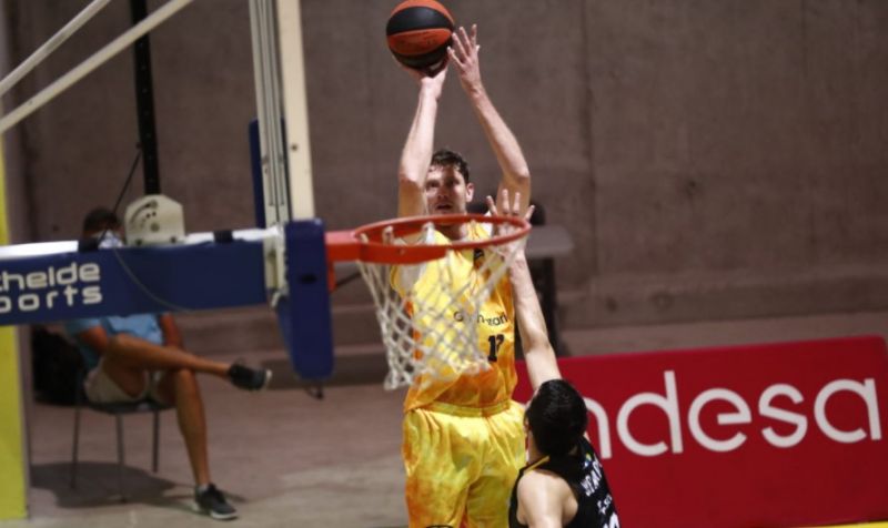 Pustovyi y el 20 en positivo del segundo derbi estival