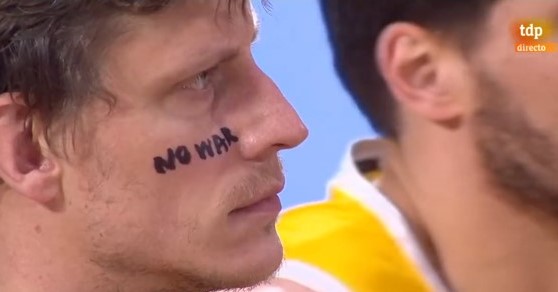 Pustovyi y sus compañeros de Ucrania, contra la guerra