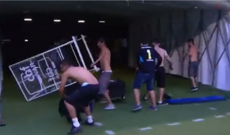 Hinchas de Gremio destrozan el VAR tras anular un gol a su equipo