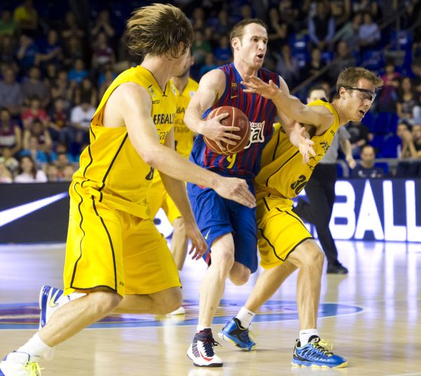 Scheyer le cierra el paso a huertas. (ACB-Photos)