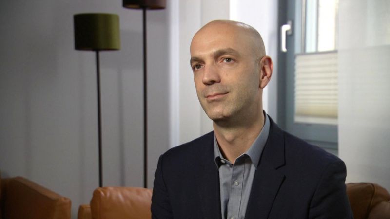 Un virólogo alemán dice adiós al fútbol hasta principios de 2021