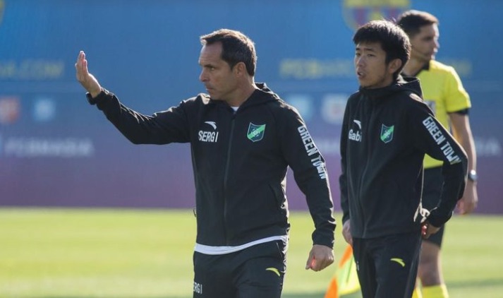 Tana se estrena con derrota en su nuevo equipo