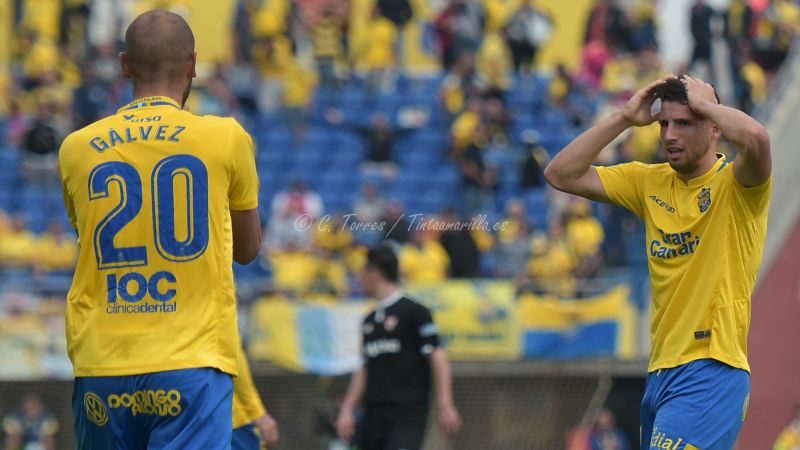 Las Palmas vuelve a las andadas