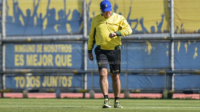 Mel confirma que habla con el club sobre el perfil de la próxima plantilla