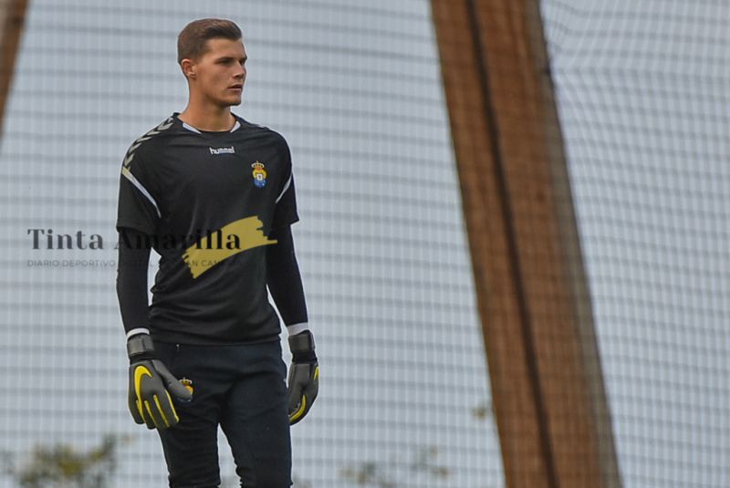 Josep Martínez se aproxima a la Rojita Sub21