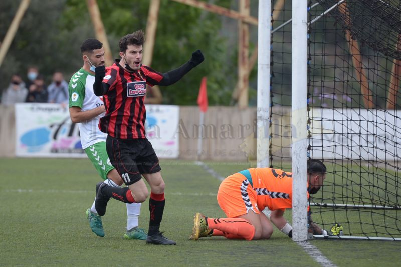 Volvió la Tercera sin saber qué hacer con las mascarillas