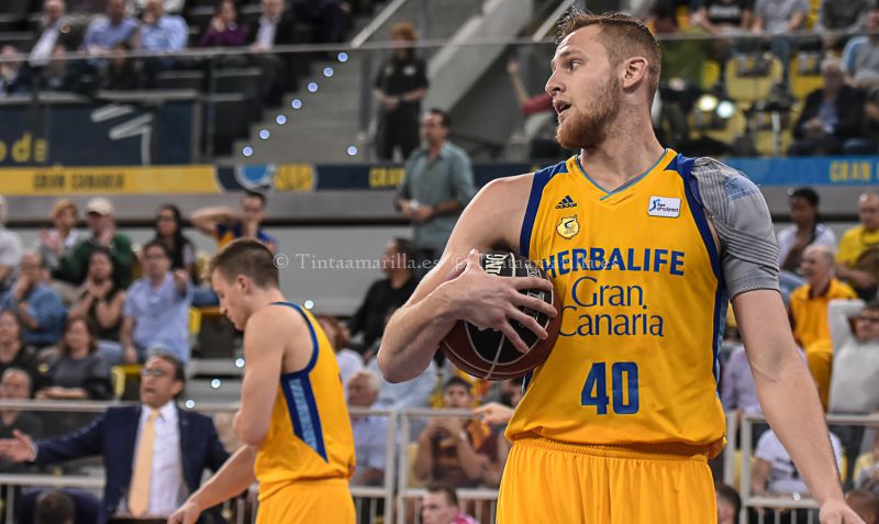 Fischer pasó por el quirófano