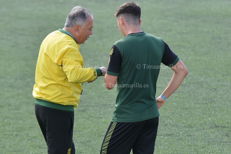 Juan Manuel pide el aliento de la afición para ganar al Fabril