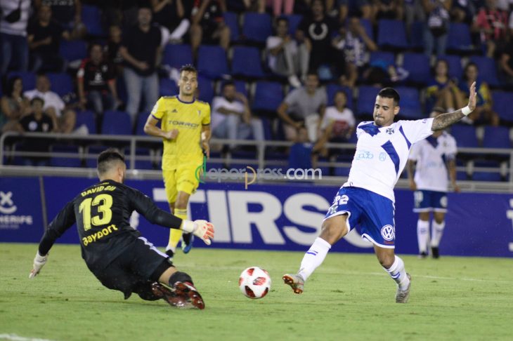 1-2: El Tenerife dice adiós a la Copa