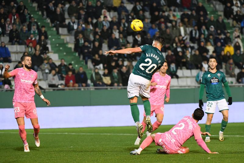 3-1: El Tenerife cae en su visita al Racing de Ferrol
