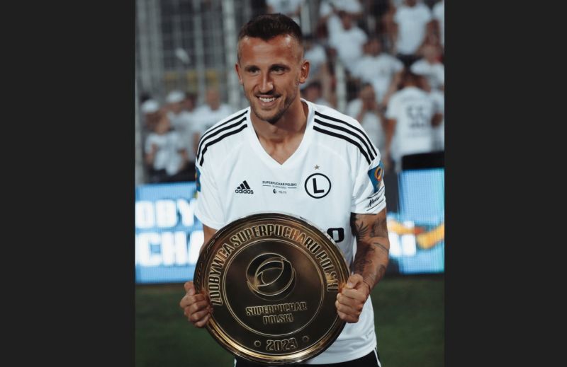 El primer trofeo de la temporada, para el ex amarillo Peckhart