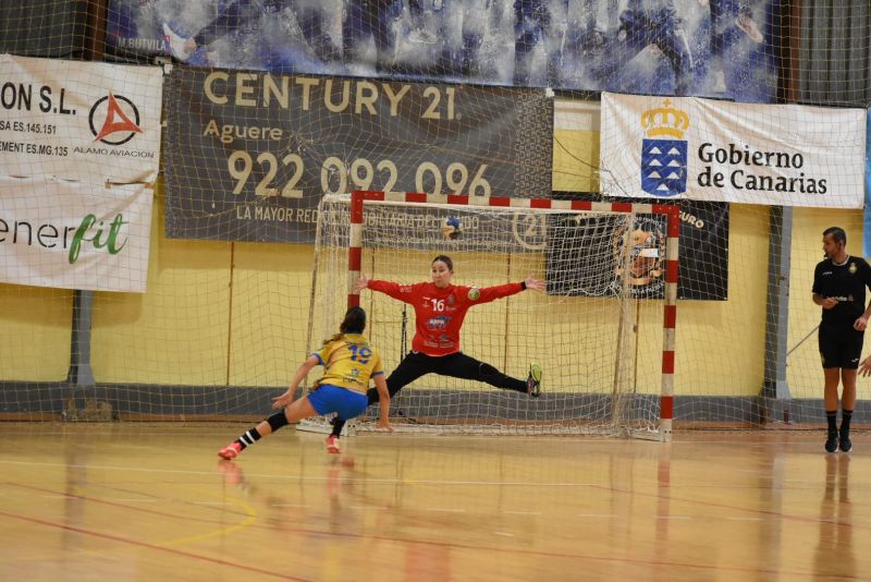 25-29: El Remudas gana el derbi y es más líder