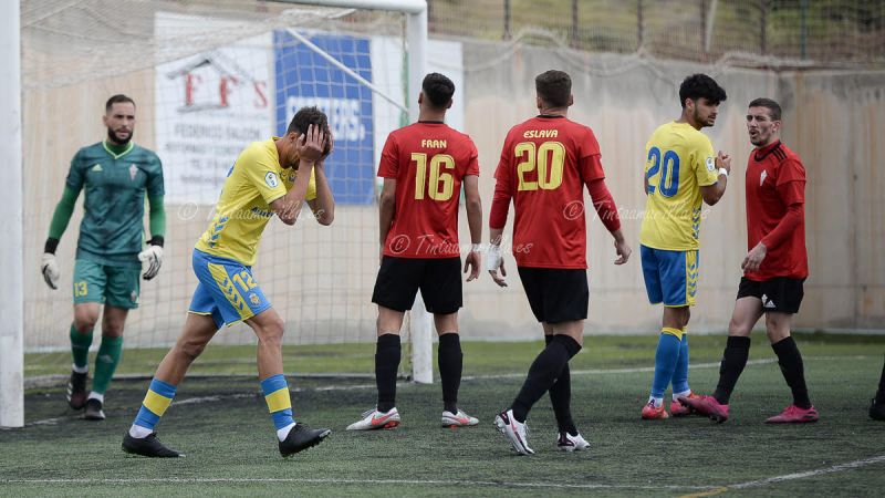 1-3: El Mensajero enseña pegada de líder