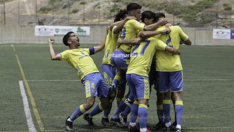 2-2: Las Palmas C caza dos veces al Tenisca