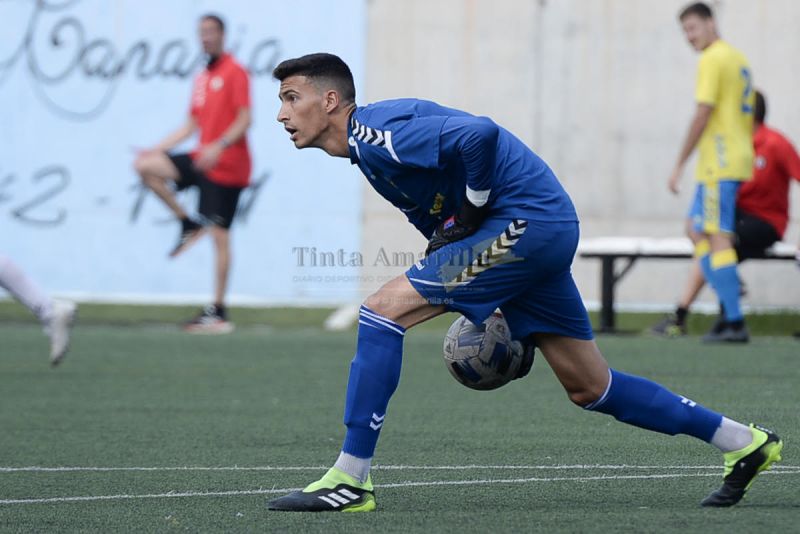 0-0: El portero Carlos desbarata las ocasiones del filial en el Alfonso Silva