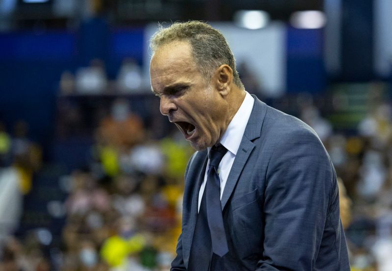 "Tenemos que levantar la cabeza"