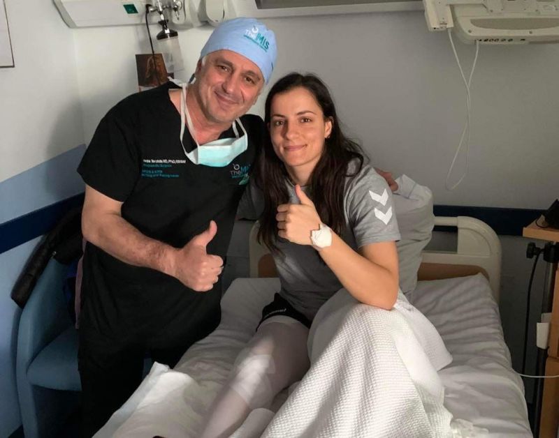 Gkatziou pasa por el quirófano y renueva su contrato