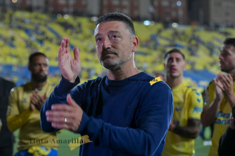 "Tengo un año más de contrato y nadie me ha dicho que no sigo"