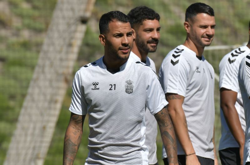 "En el Tenerife hay futbolistas que me gustan mucho"