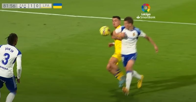 Escribá cree que el árbitro debió "mirar hacia otro lado" en la roja a Álvarez